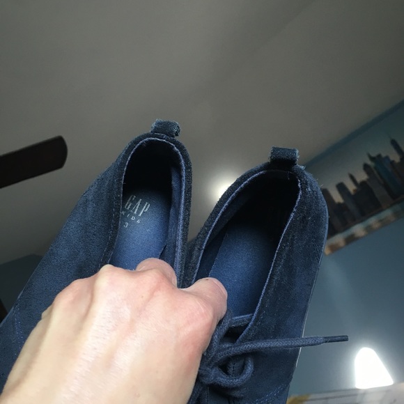 Gap boy shoes size 3 - Picture 4 of 5